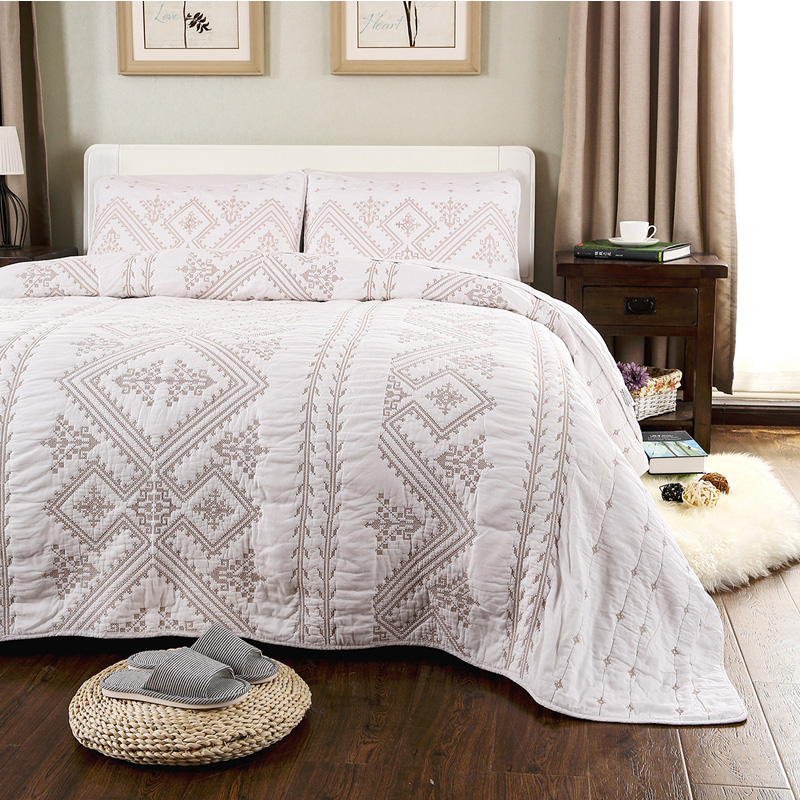 cross stitching white full size quilt bedspread set