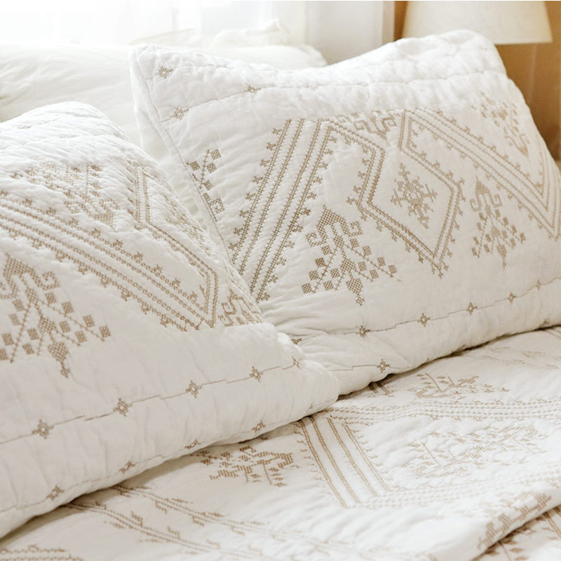 cross stitching white full size quilt bedspread set cross stitching white full size quilt bedspread set