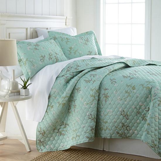 oversized ogeed quilting print bedspread