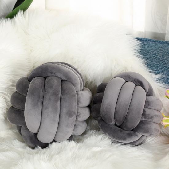 Knotted Pillow